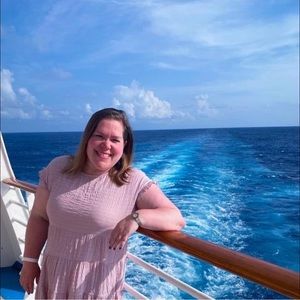 Meet your Posher, Courtney